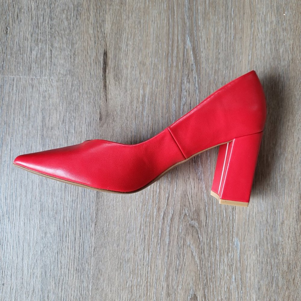 Dream Pairs Red Pointy Toe Chunky Heel Pumps Size 9